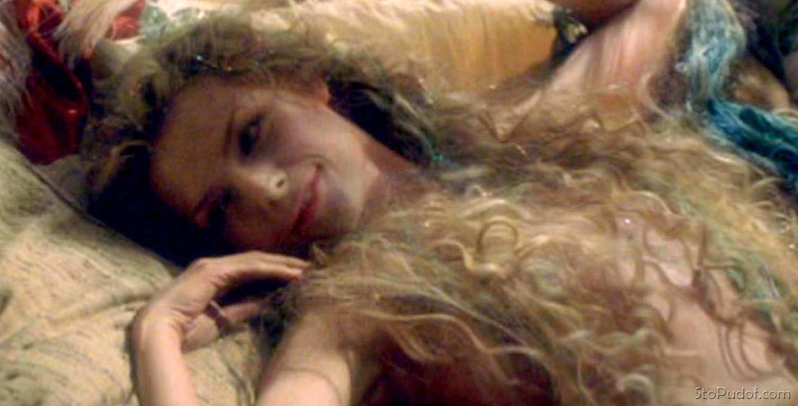 Michelle Pfeiffer naked celeb - UkPhotoSafari