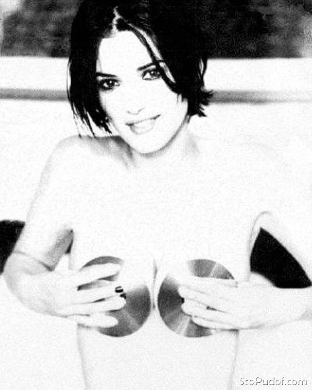 Winona Ryder boobs nude - UkPhotoSafari