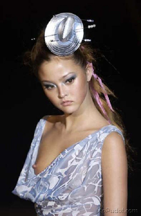 link to naked pictures of Devon Aoki - UkPhotoSafari