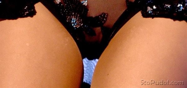Ariana Grande nude sexy - UkPhotoSafari