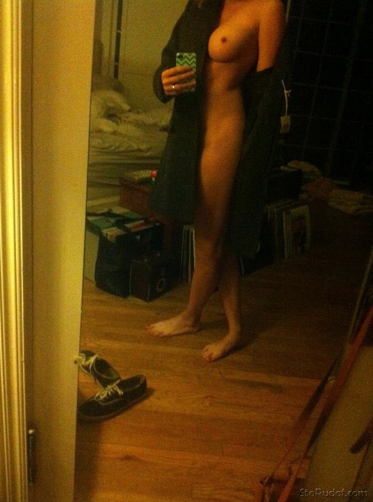 Brie Larson naked tits - UkPhotoSafari