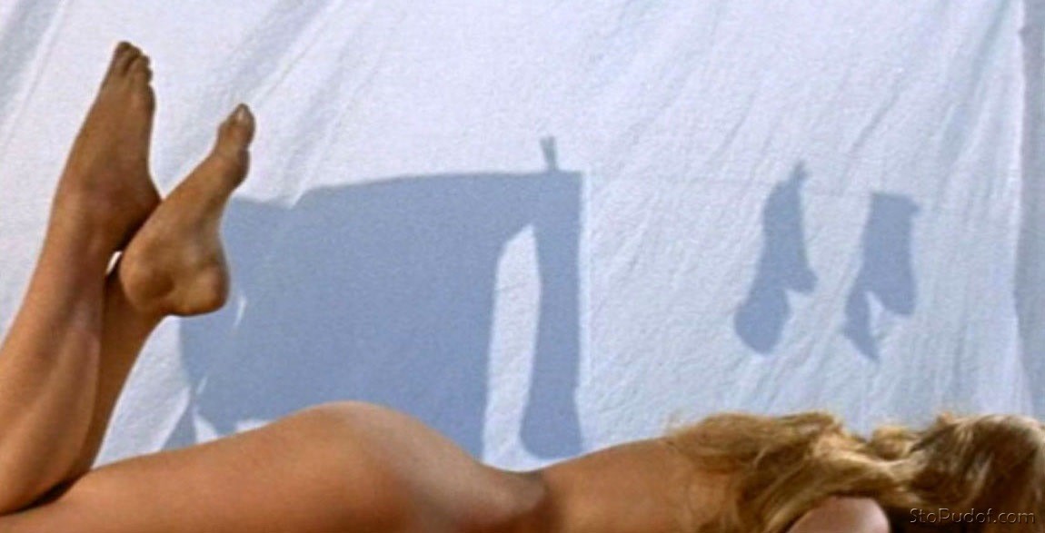Brigitte Bardot dancing nude - UkPhotoSafari