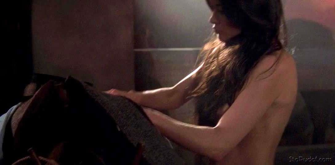 Catherine Zeta Jones naked pic leak - UkPhotoSafari