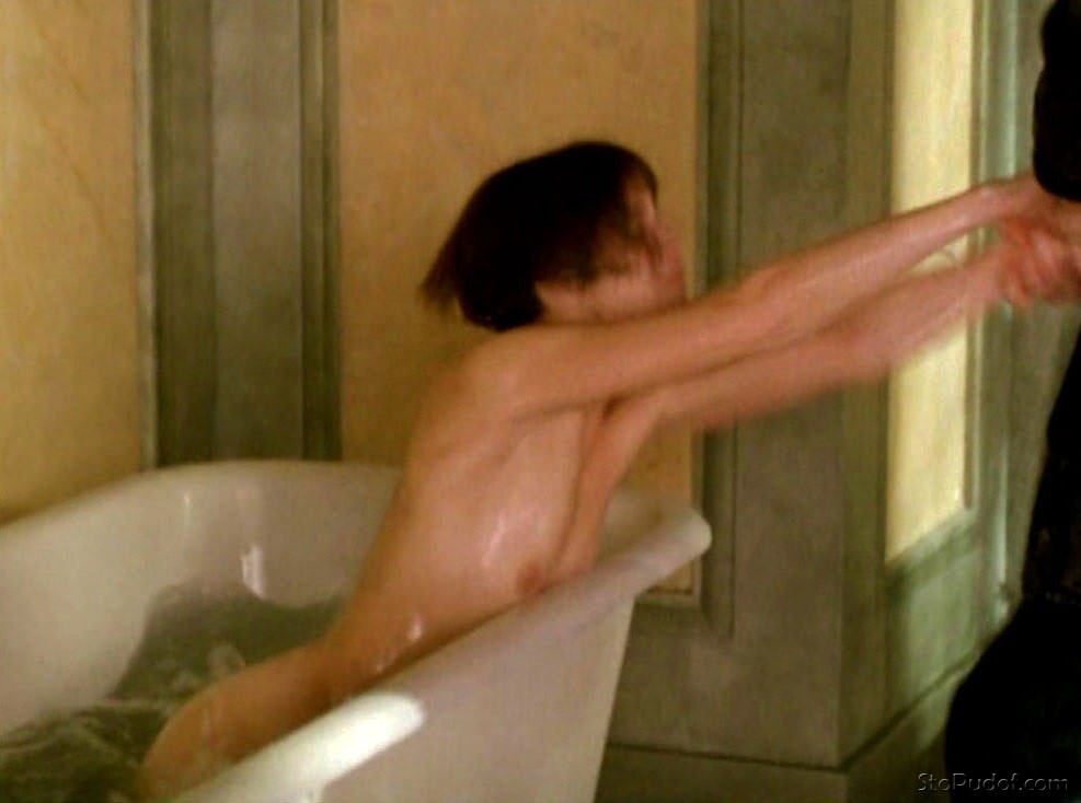 Charlotte Gainsbourg naked phone pic - UkPhotoSafari
