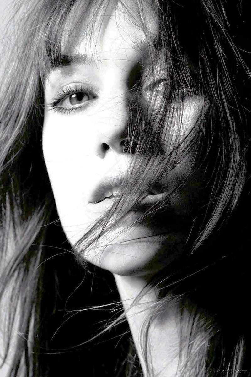 Charlotte Gainsbourg nude - UkPhotoSafari