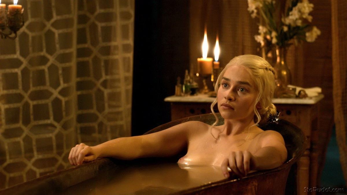 Emilia Clarke nude pictures watch - UkPhotoSafari