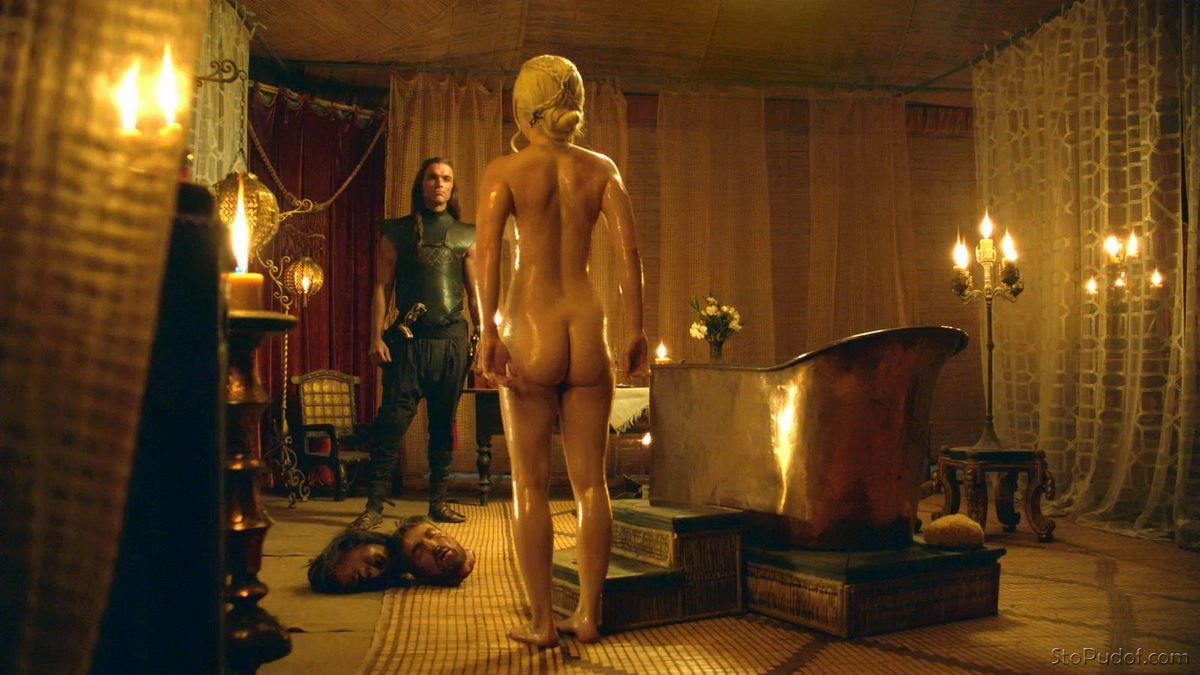 Emilia Clarke nude pix - UkPhotoSafari