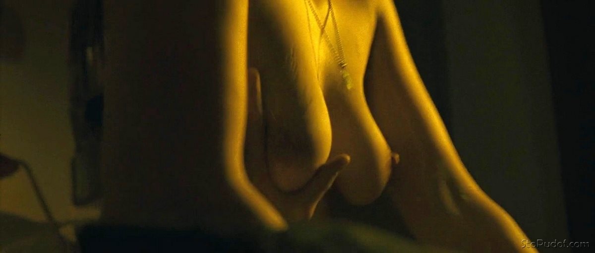 Gemma Arterton naked - UkPhotoSafari