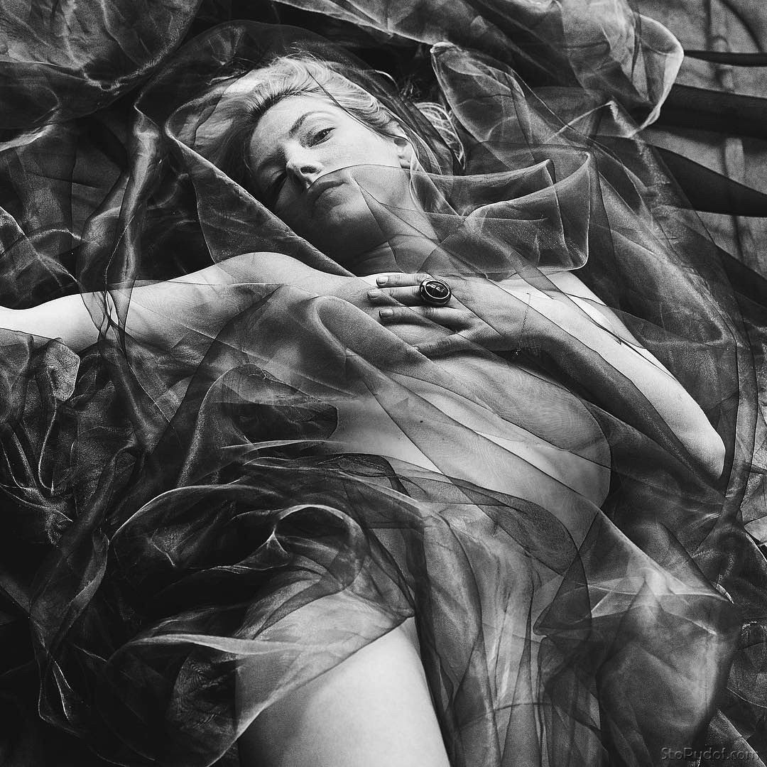 Katheryn Winnick in nude - UkPhotoSafari