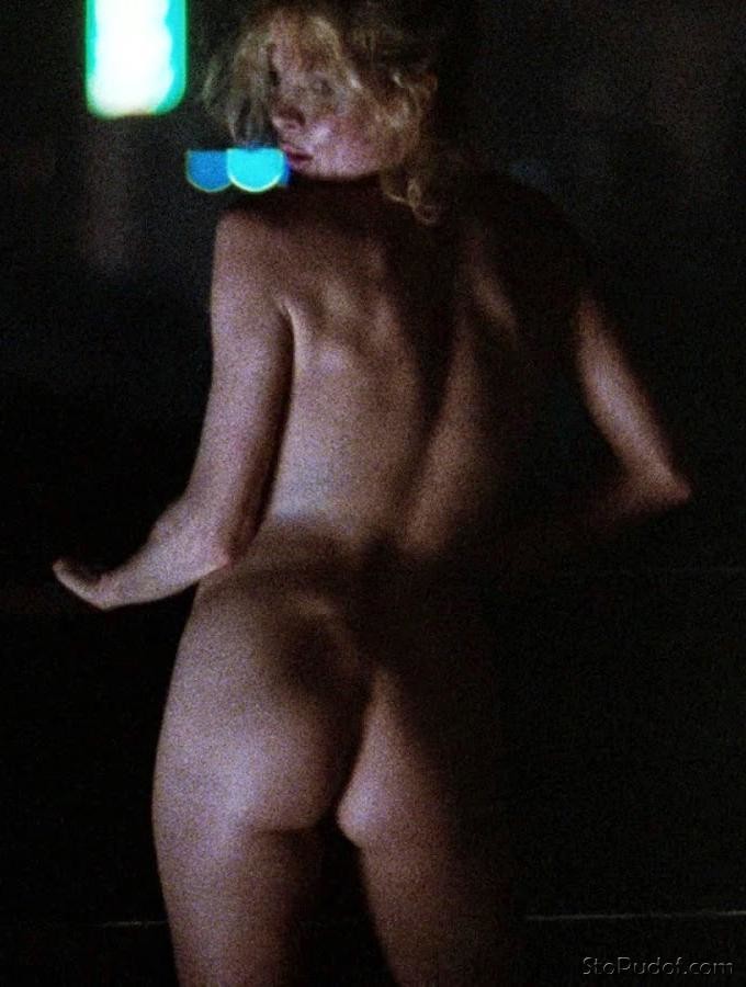 Kim Basinger naked - UkPhotoSafari
