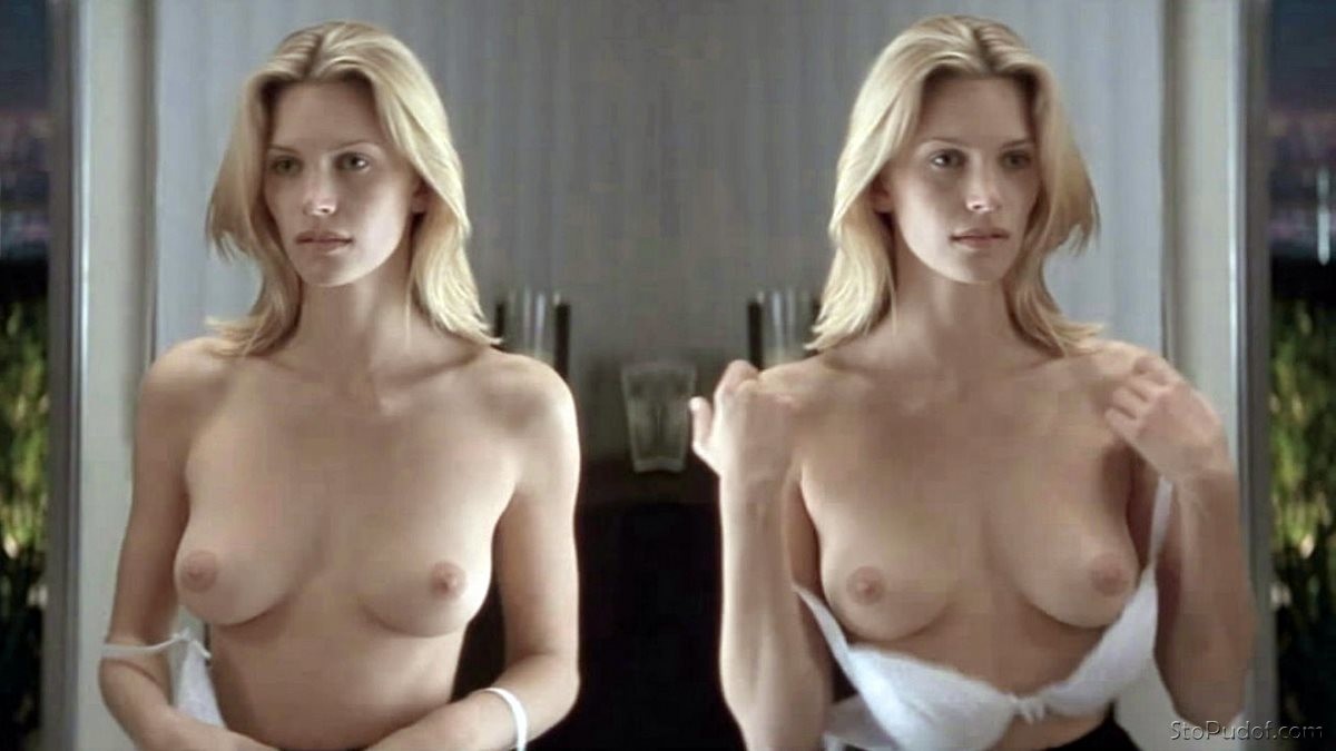 Natasha Henstridge nude tits - UkPhotoSafari.