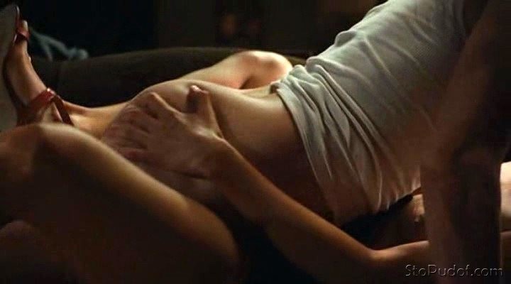 Rosamund Pike nude nipples - UkPhotoSafari