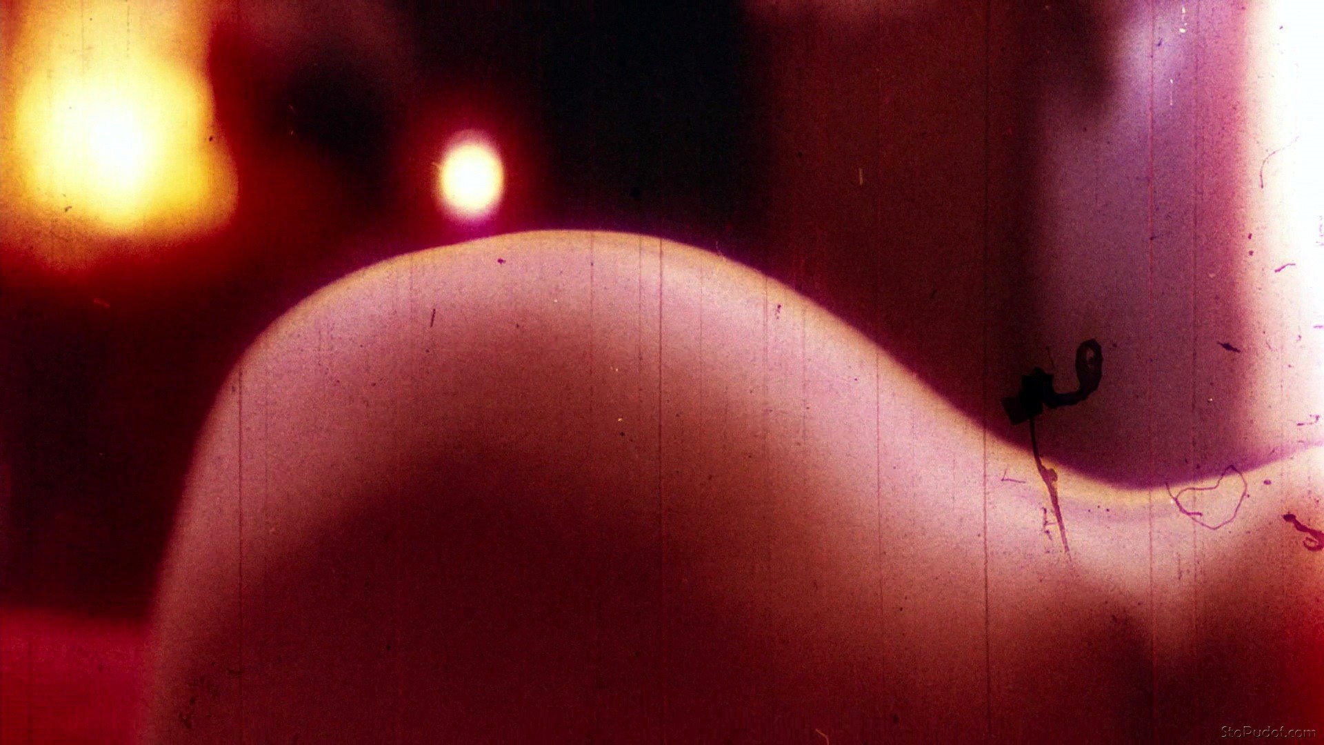 Rose McGowan nude uncensored photos - UkPhotoSafari