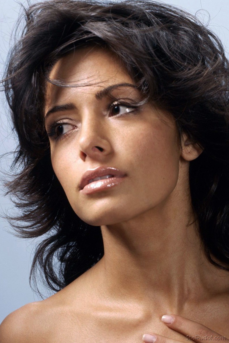 Nude pictures of sarah shahi