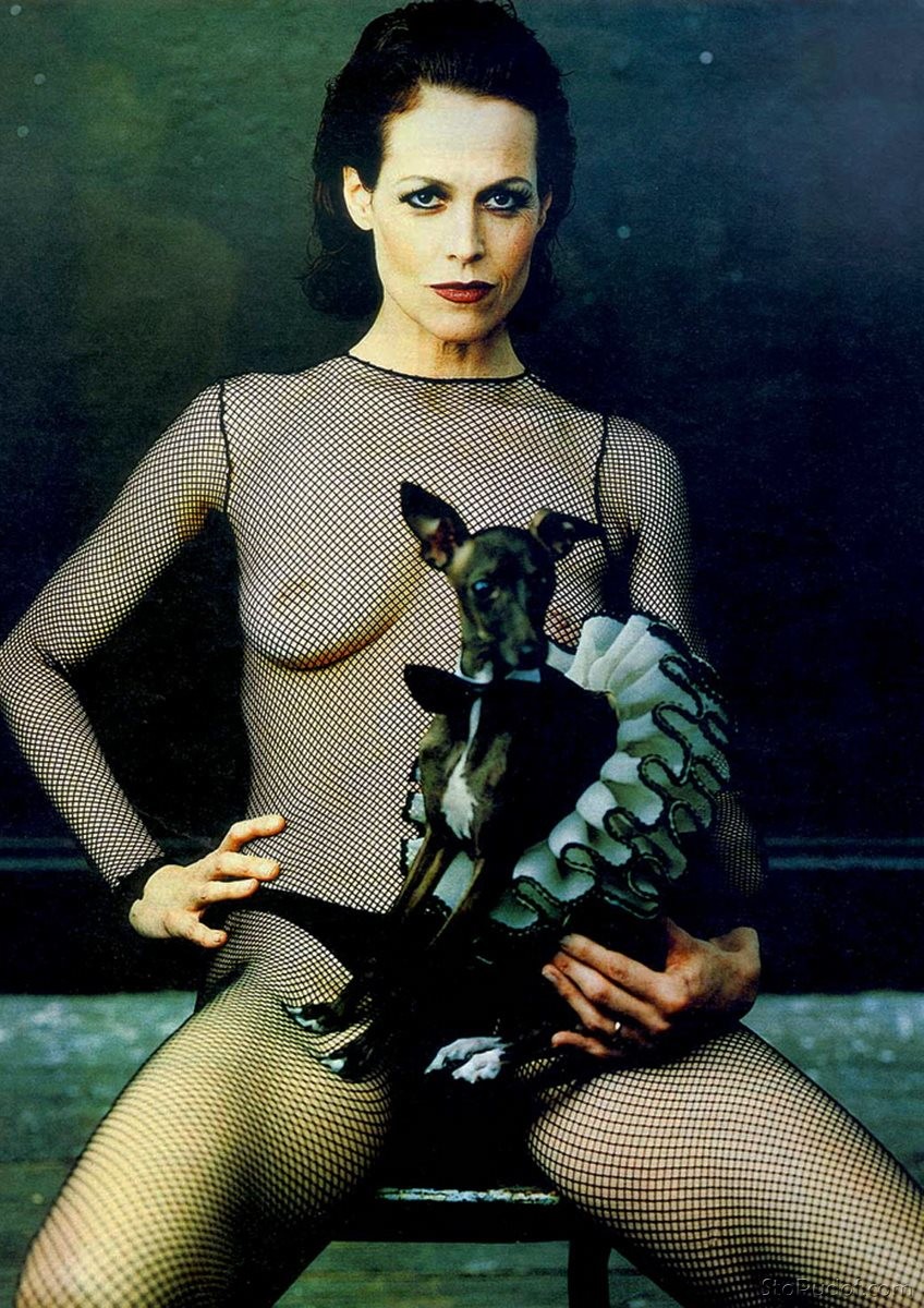 Sigourney Weaver nude photo images - UkPhotoSafari