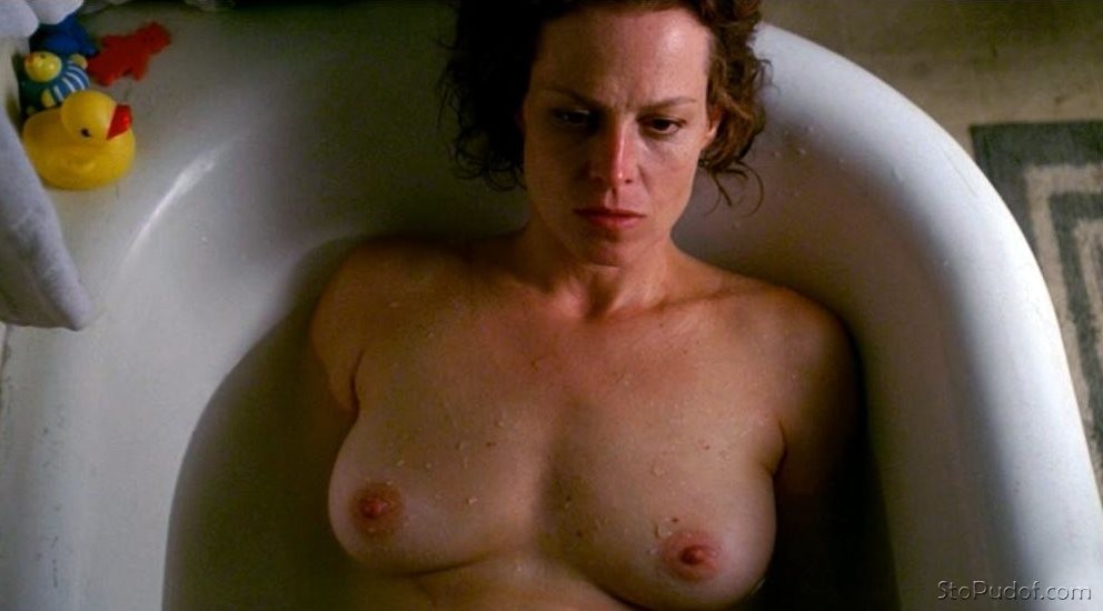 Sigourney Weaver nude pics to see - UkPhotoSafari