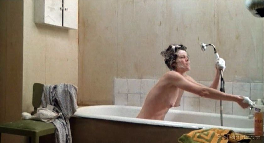 Sigourney Weaver pic nude - UkPhotoSafari