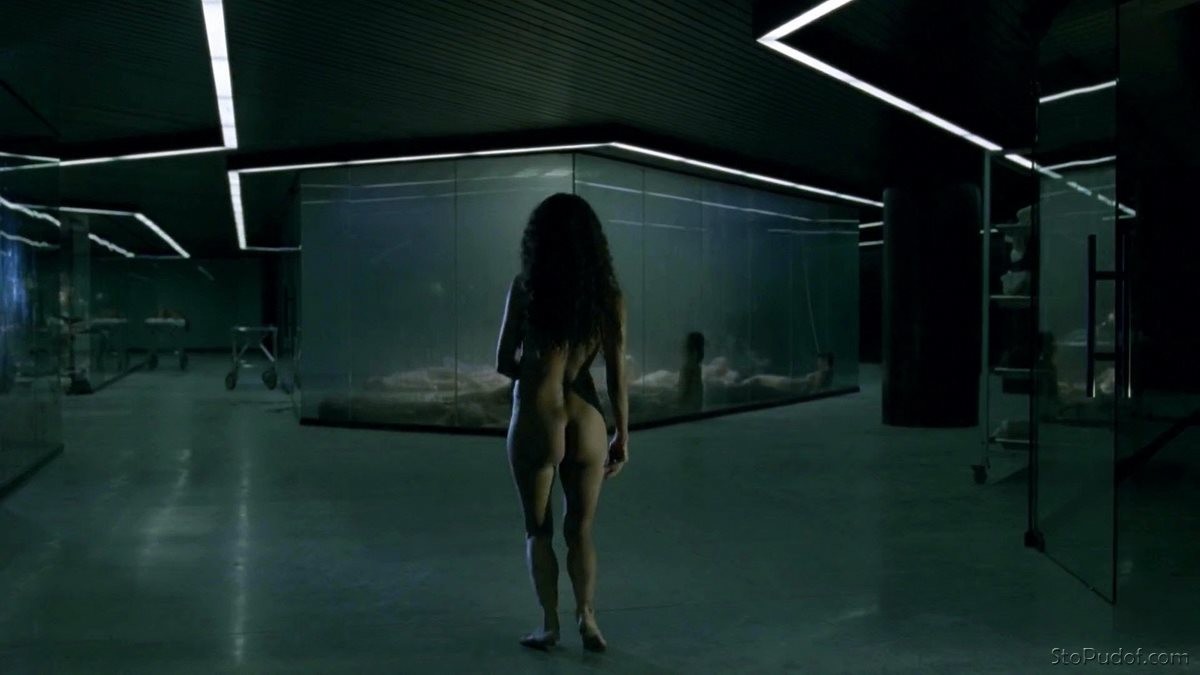 Thandie Newton naked phone - UkPhotoSafari