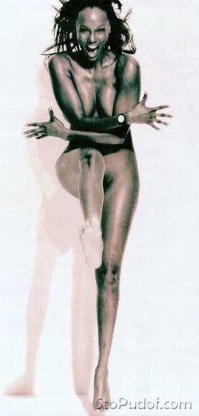 Tyra Banks leaked nude image - UkPhotoSafari