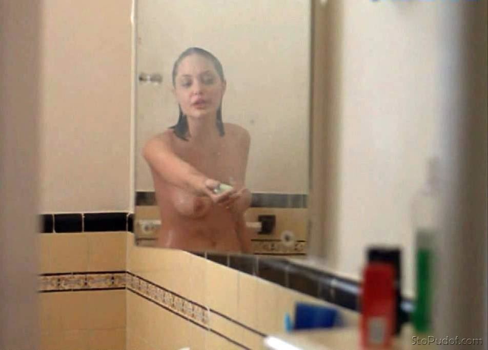 nude celeb Angelina Jolie - UkPhotoSafari