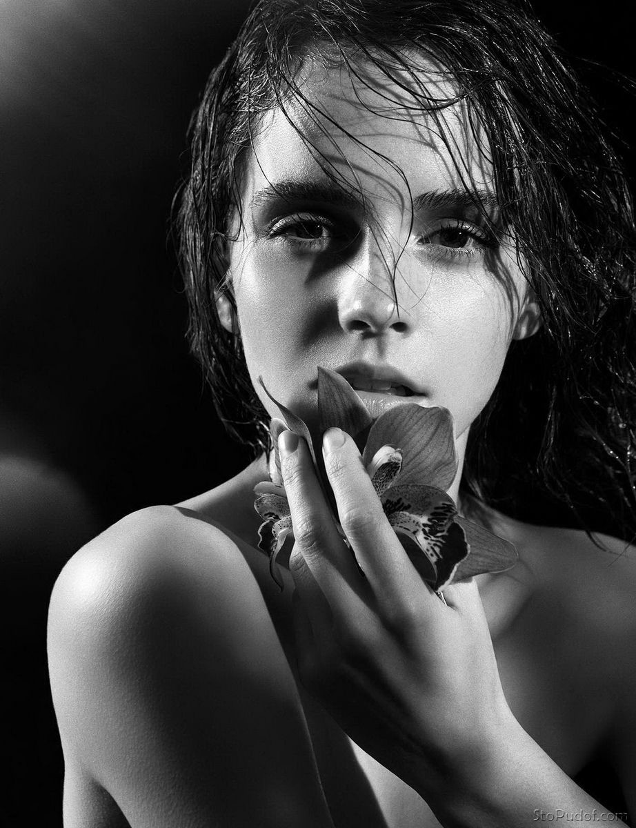nude hacked photos of Emma Watson - UkPhotoSafari