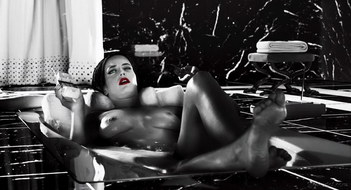 nude hacked pictures of Eva Green - UkPhotoSafari