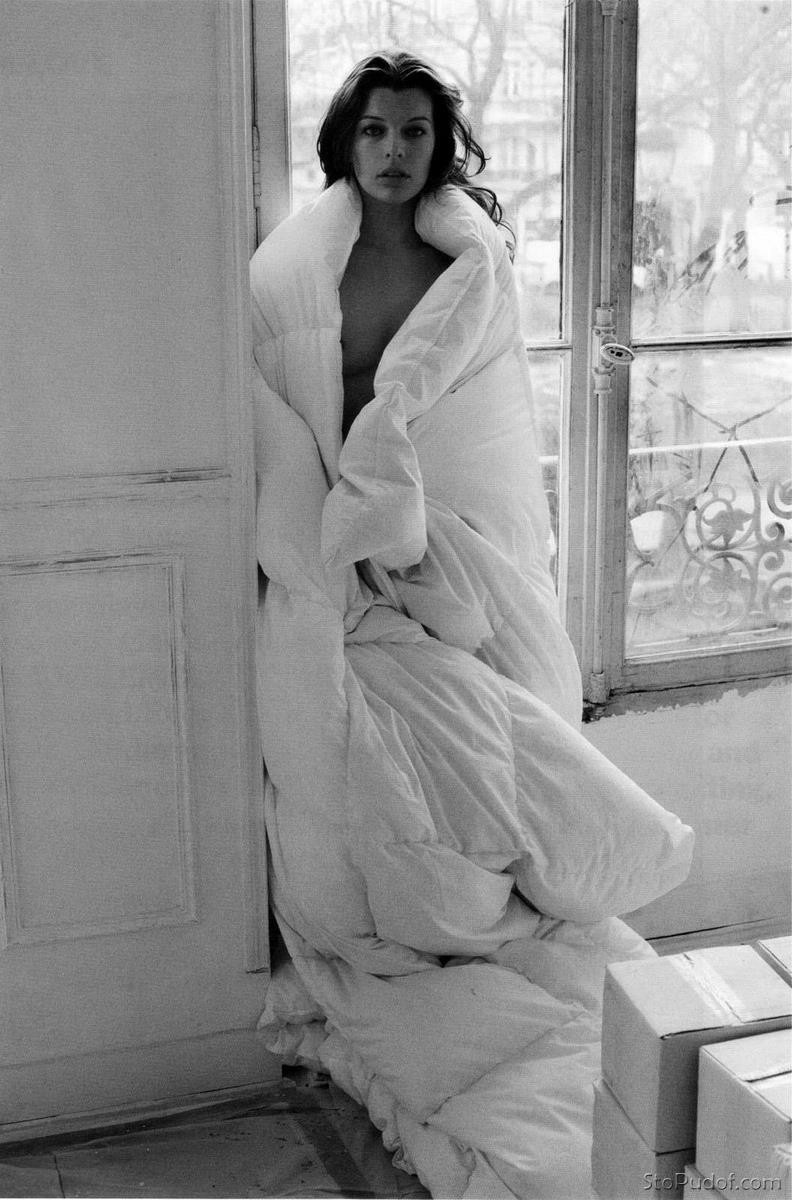 nude photo of Milla Jovovich - UkPhotoSafari