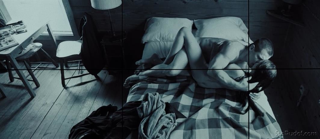 see Elizabeth Olsen nude picture - UkPhotoSafari