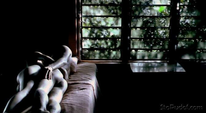 see Rose Byrne nude images - UkPhotoSafari
