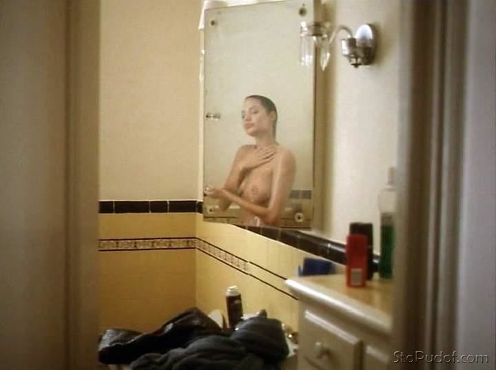 see nude photo Angelina Jolie - UkPhotoSafari