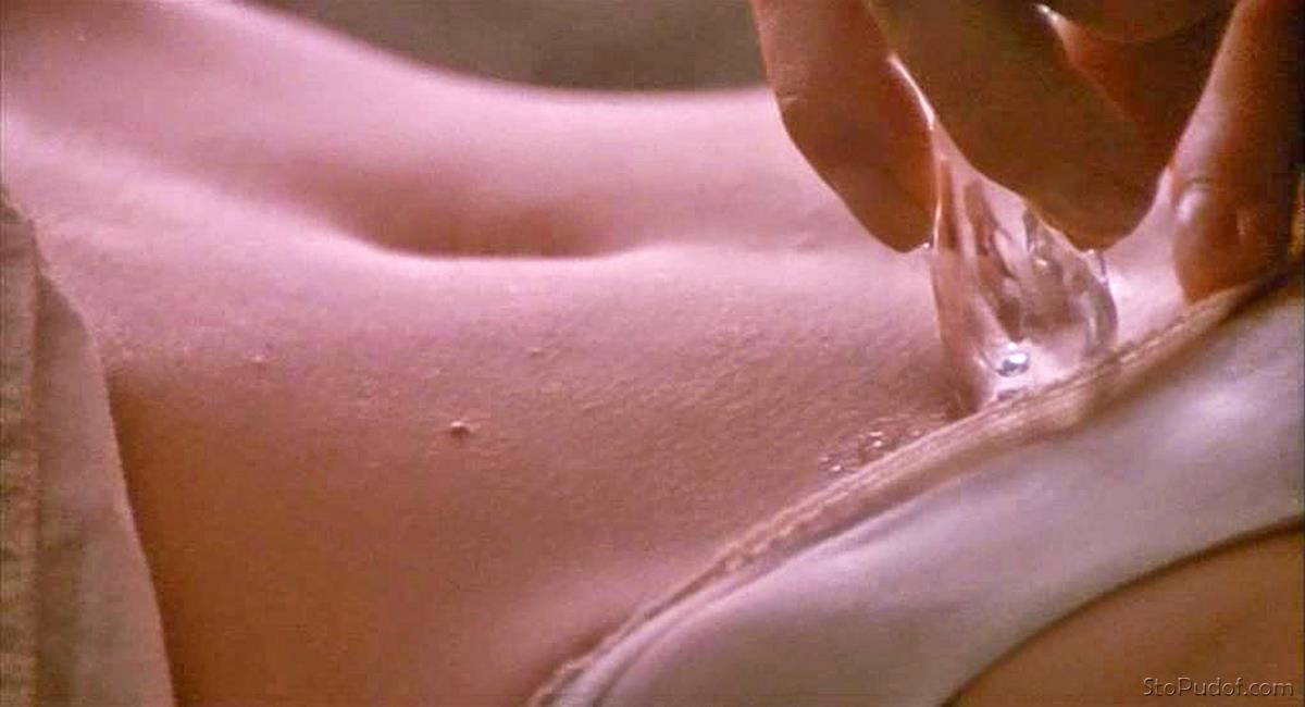 sexy Kim Basinger nude - UkPhotoSafari