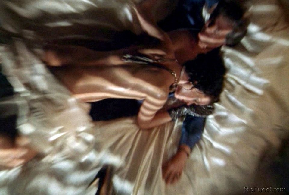 want to see Sigourney Weaver nude pics - UkPhotoSafari